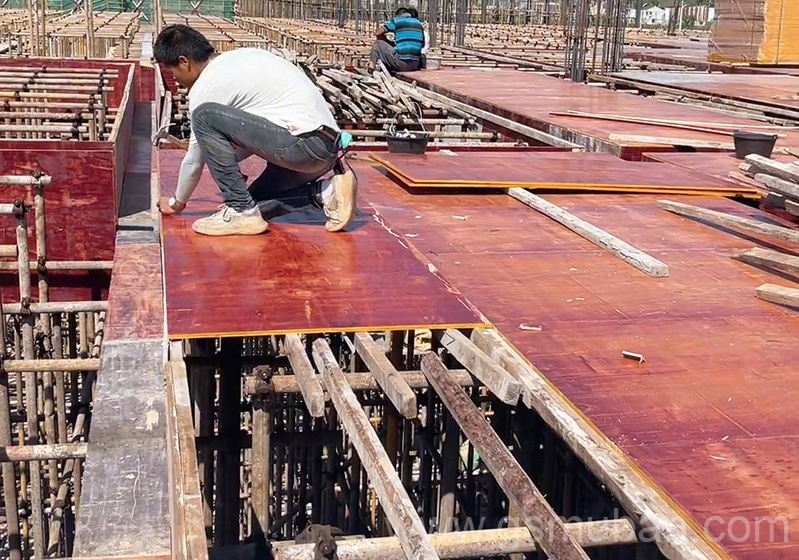 為什么有些人會選擇覆膜板而不是紅模板? 為什么有些人會選擇覆膜板而不是紅模板?